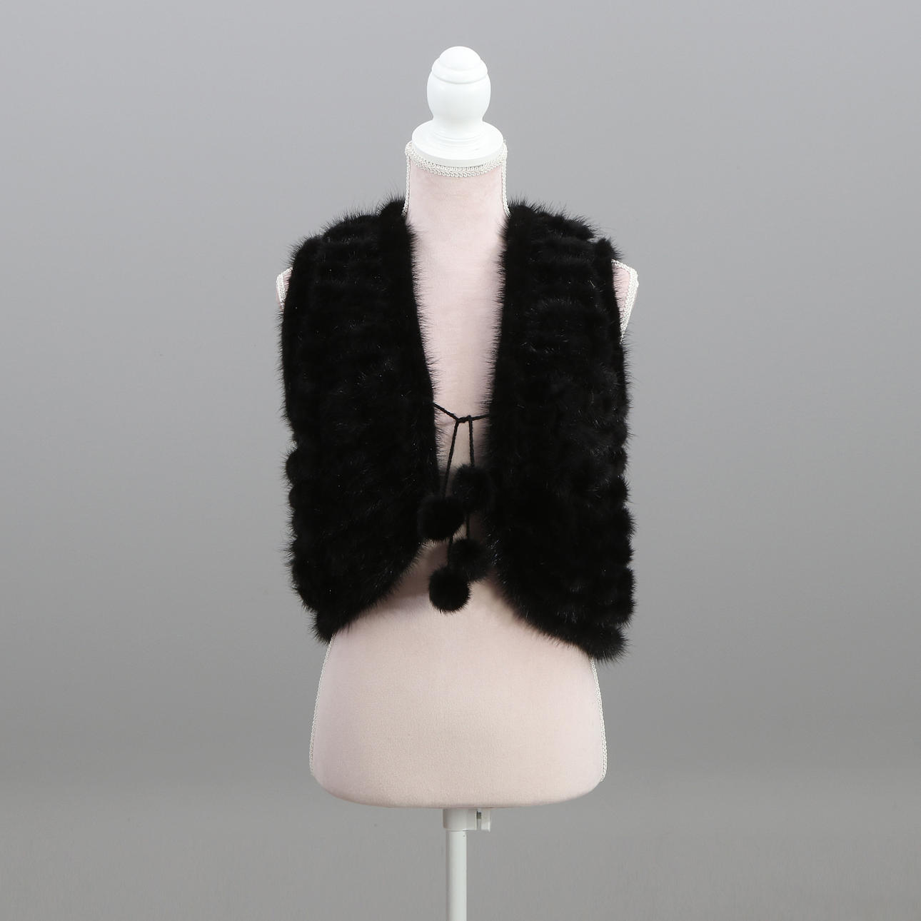 GEORGES RECH, PÄLSVÄST. Svart mink.