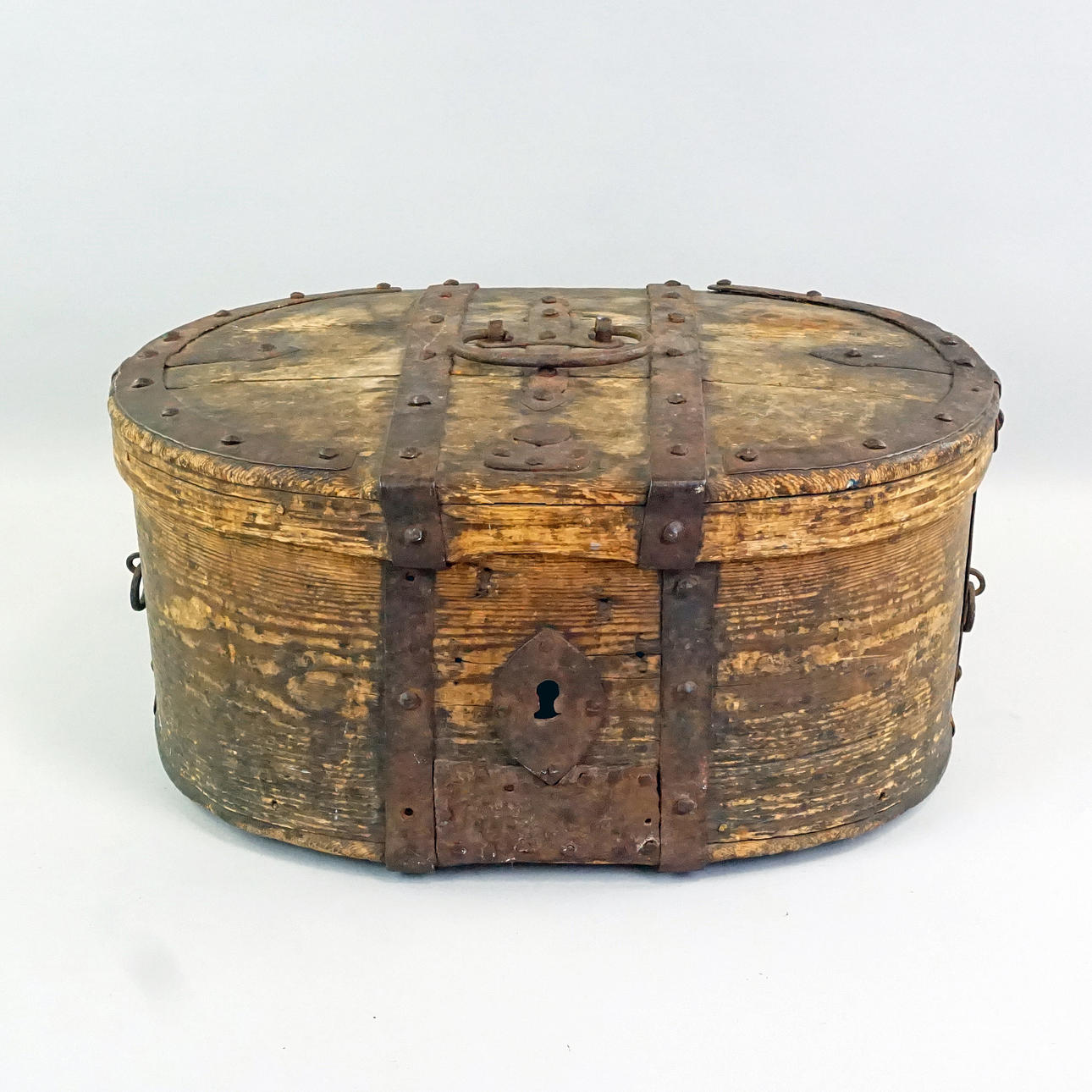 A 19th century wooden dining box.