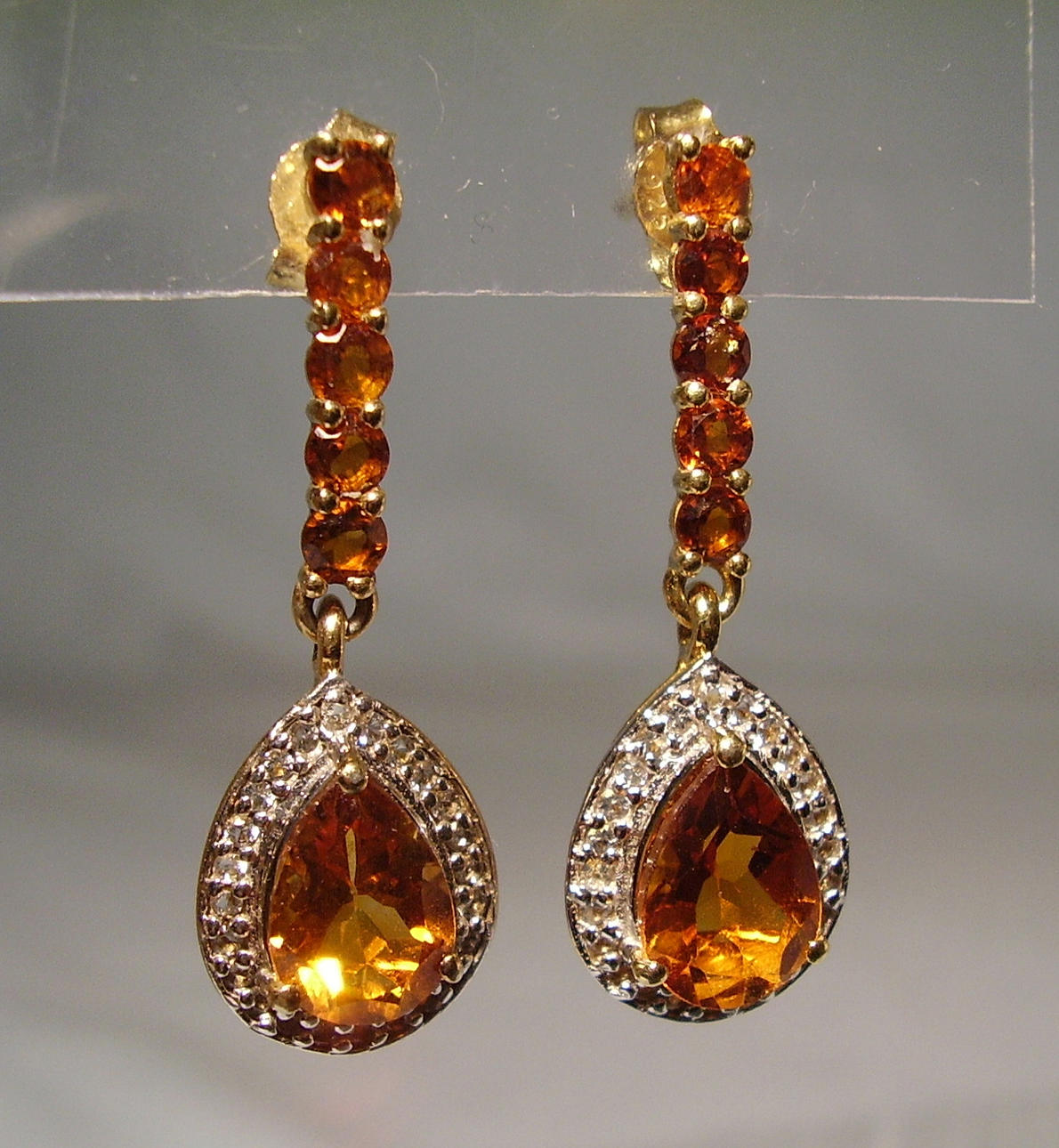 CITRIN ÖRHÄNGEN MED VIT TOPAZ ENTOURAGE silver 925 ädelstenar 4,48 ct.