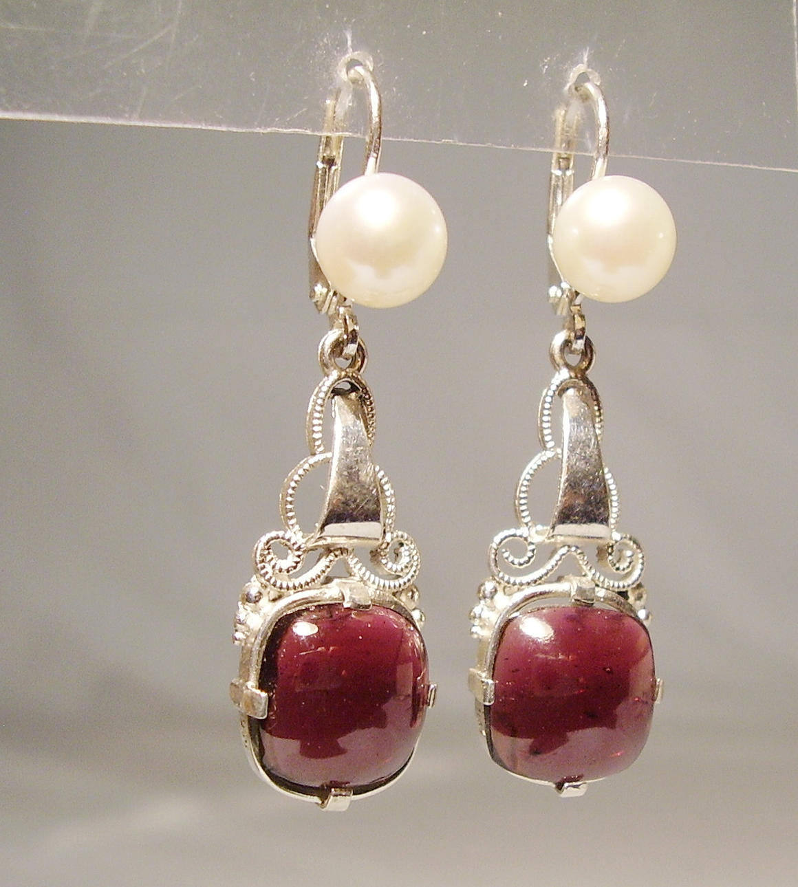 ANTIKA GRANATÖRHÄNGEN 935 silver, granat tillsammans 7.95 ct.