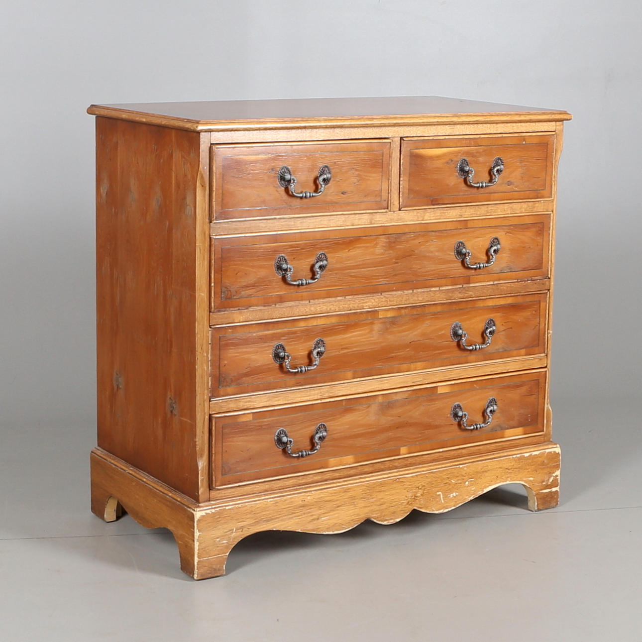 BYRÅ, trä, 1900-tal.