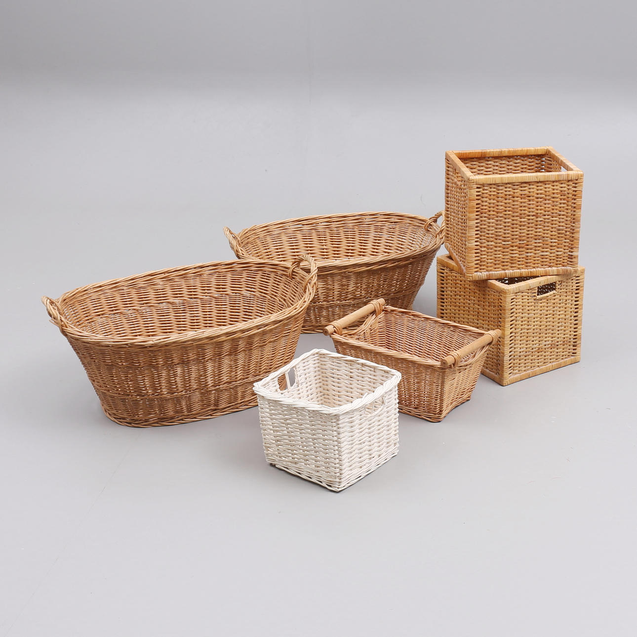 KÖRBE, 6 Stück, blaue Wäschekörbe.