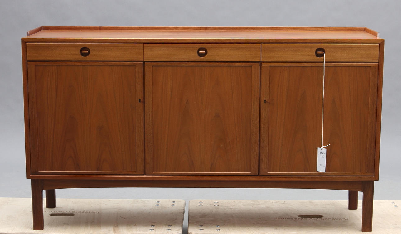 SIDEBOARD, 1900-talets tredje kvartal.