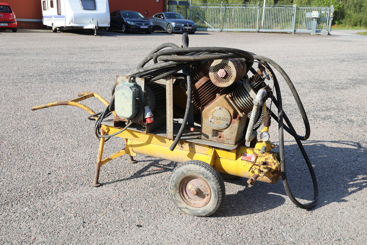 KOMPRESSOR, Motor Hägglunds, 3-Phasenkupplung, auf Rädern.
