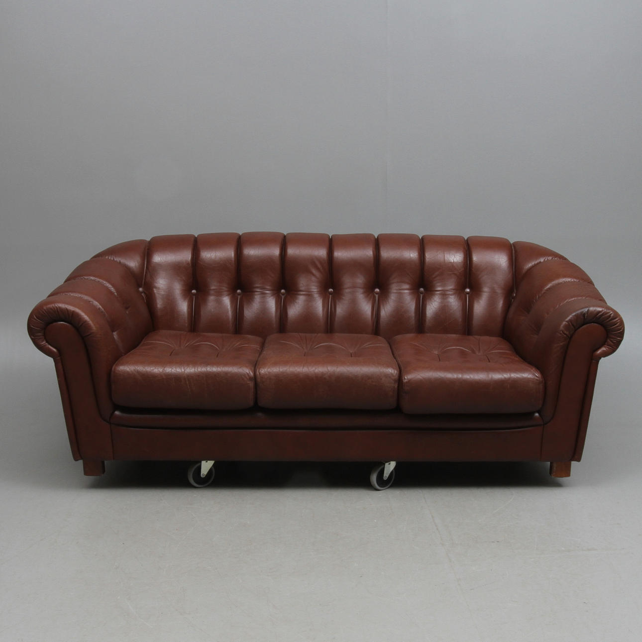 SOFFA, Chesterfield modell, 1900-tal.