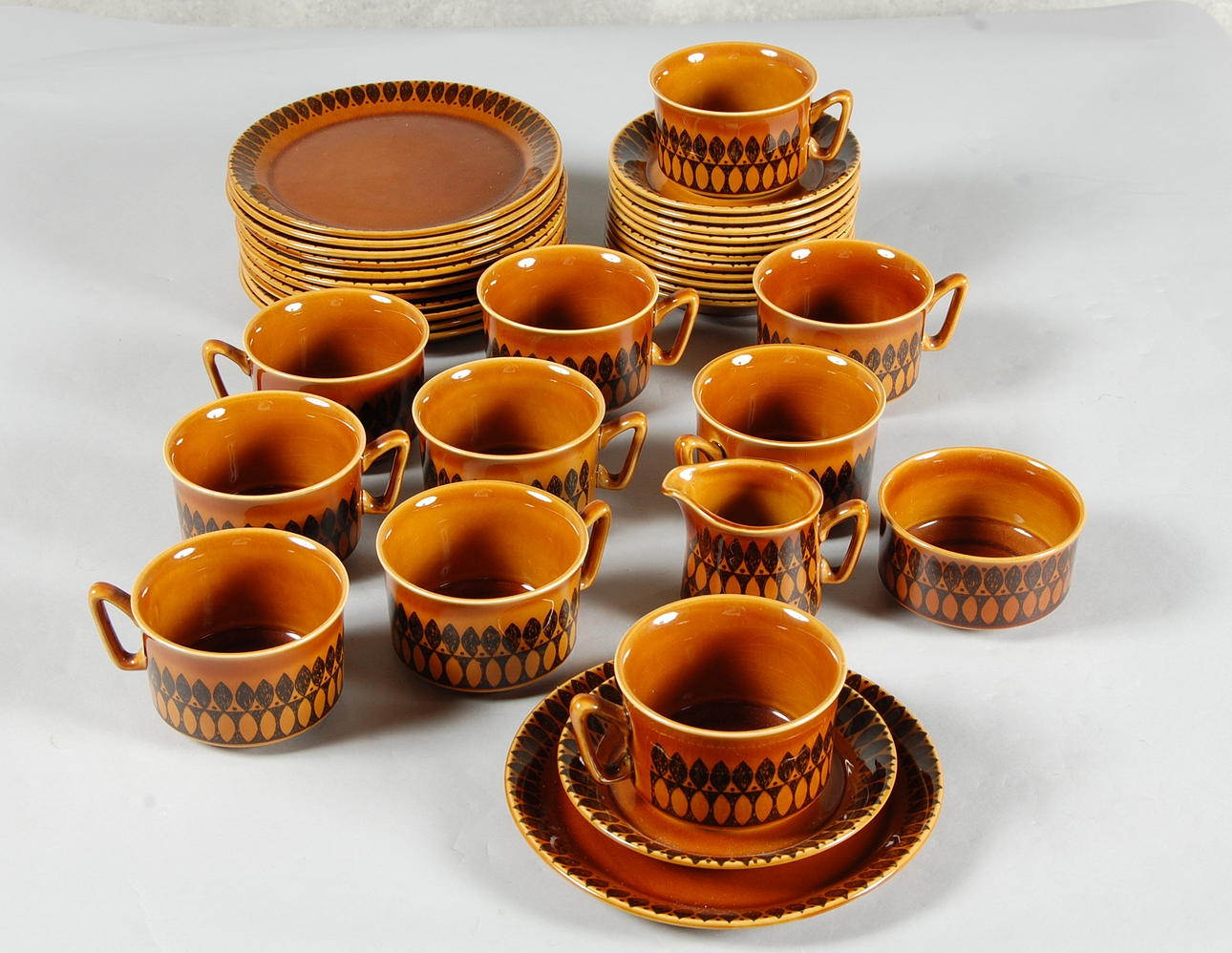 TEKOPPAR, 34 delar. Stavangerflint, Norge.