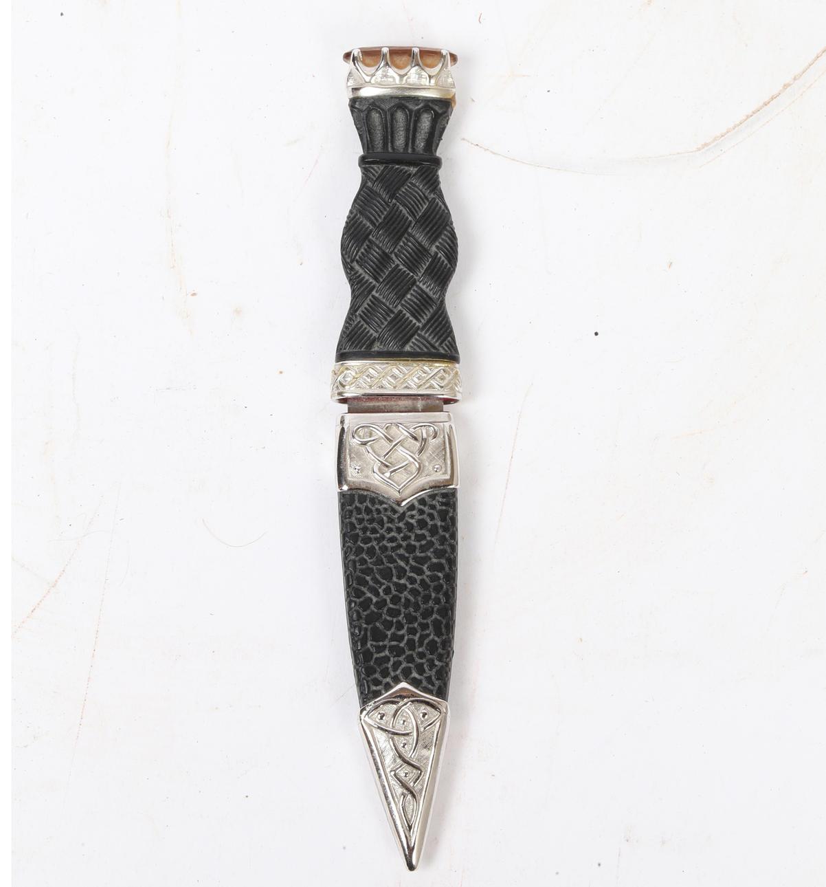 CONTEMPORARY SCOTTISH SGIAN DUBH.