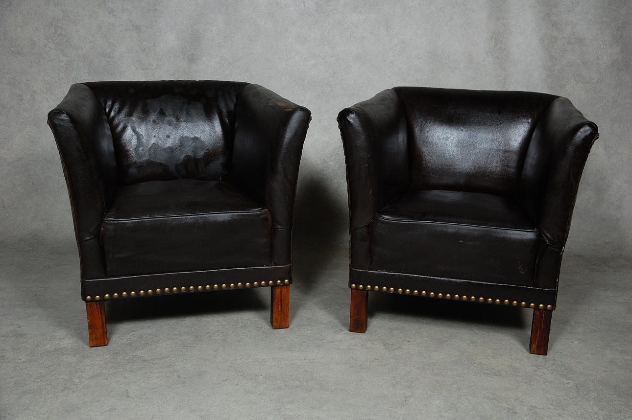 CLUBFÅTÖLJER 1 par, skinn Danmark 1920-tal.