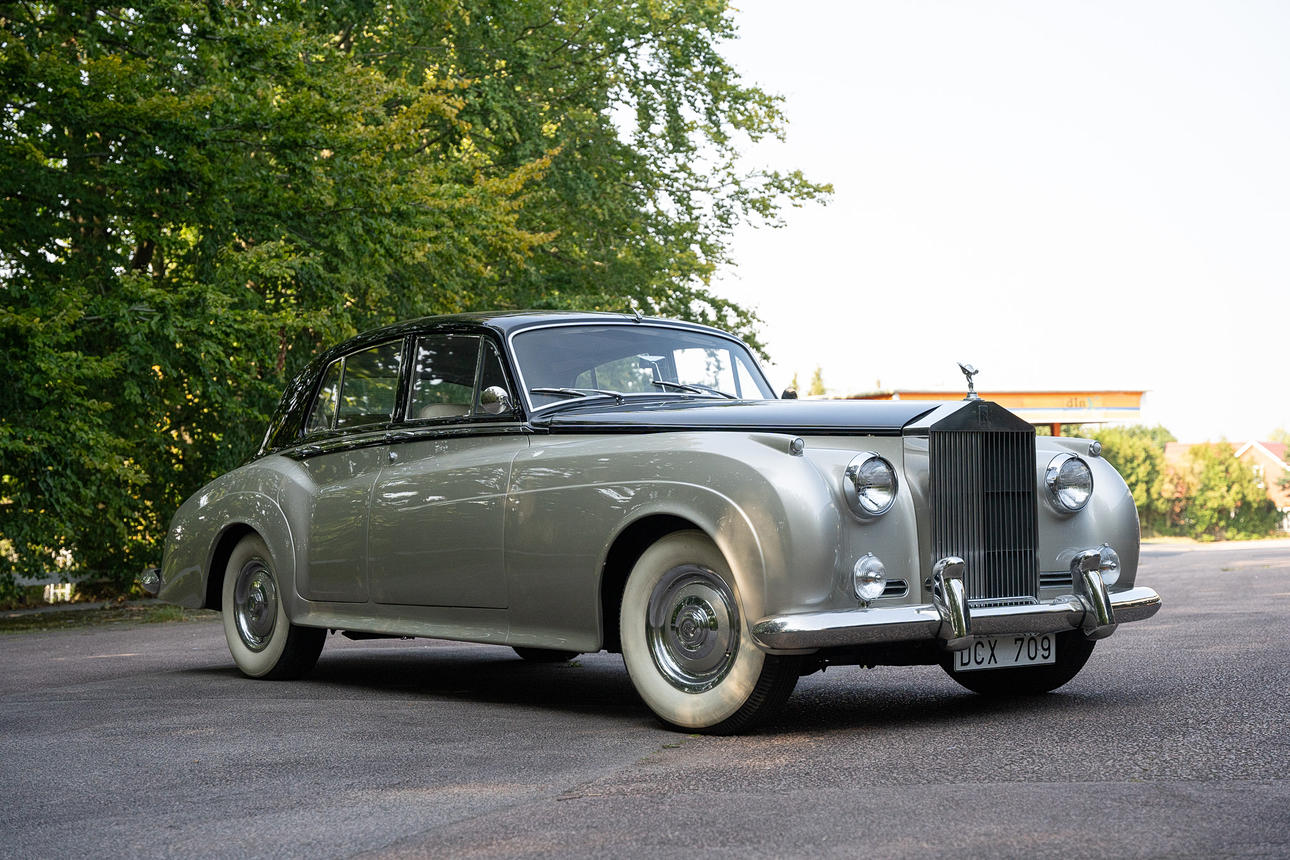A 1959 Rolls-Royce Silver Cloud model.