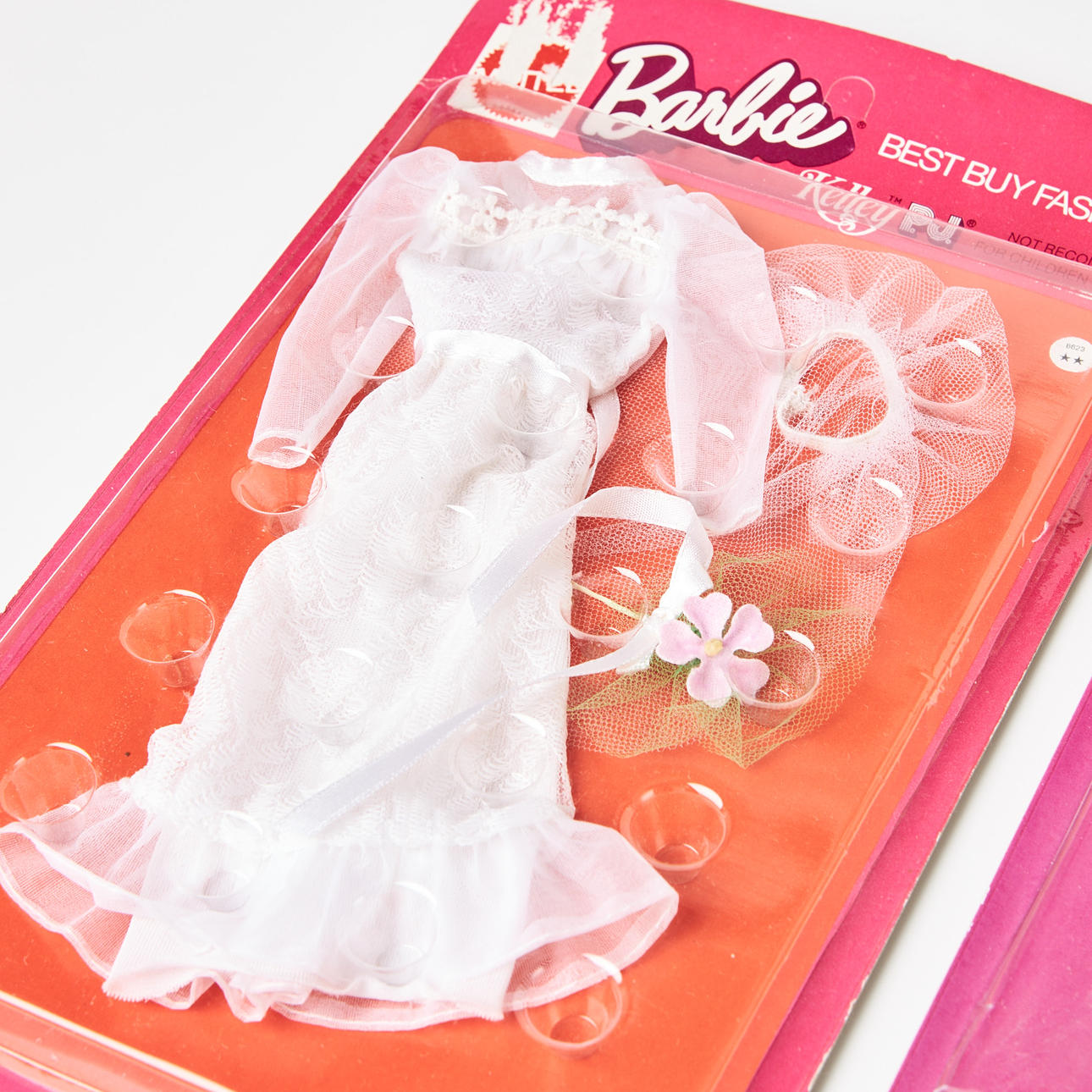 BARBIE AND HER FRIENDS, Best Buy Fashion, (5), #3206, #3336 Furry n Fur,  #3362, #8623 Bridal Gown (2), variations, (1972-1973), Mattel. Toys - Toys  - Auctionet