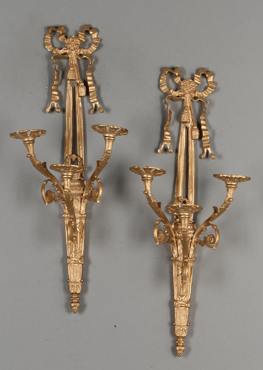 APPLIQUER, ett par. Louis XVI-stil, 19/2000-tal.