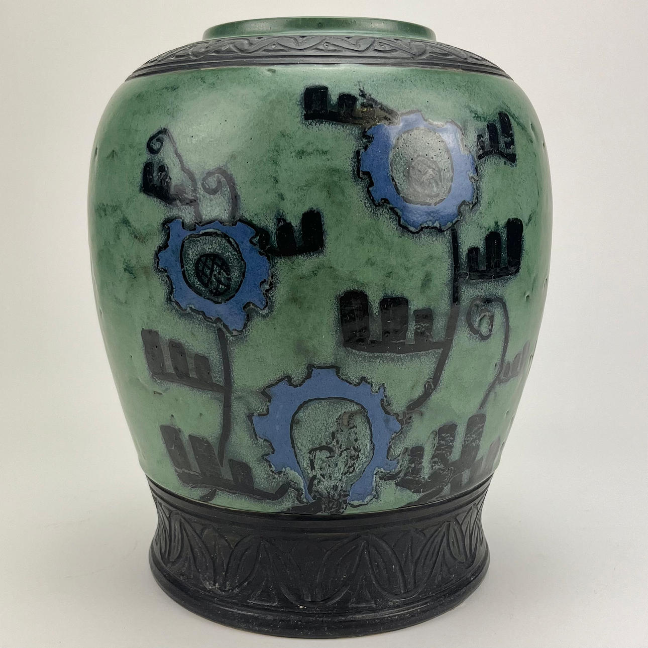 NILS EMIL LUNDSTRÖM. URNA, keramik, orientalisk stil, Rörstrand.