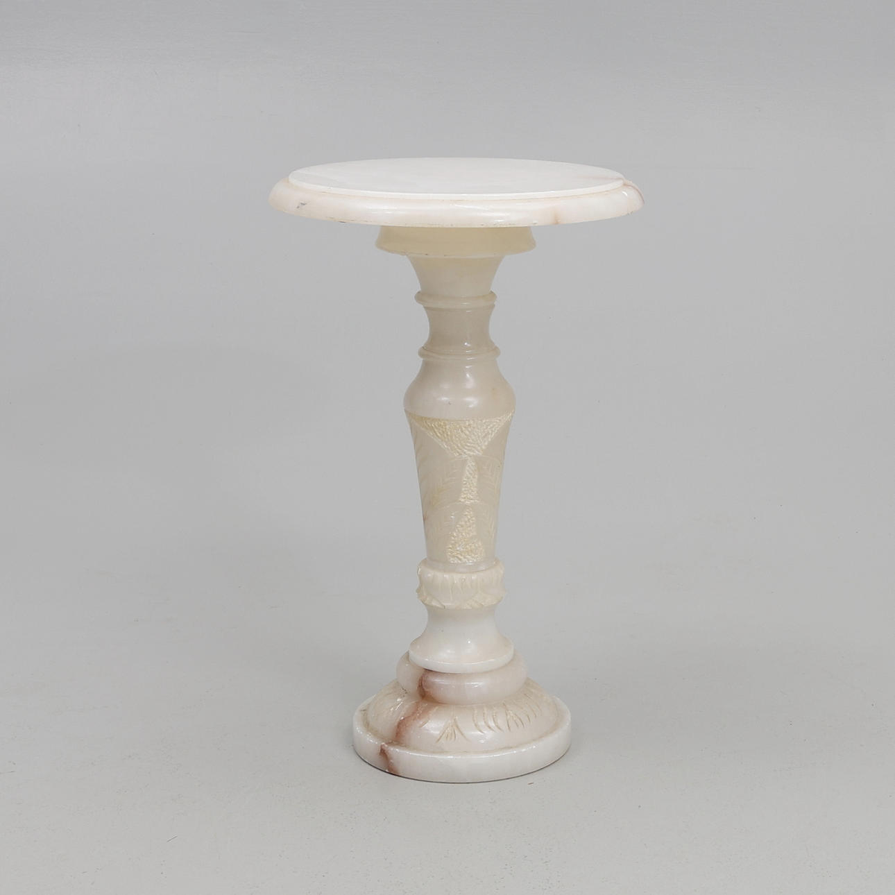 PELARBORD. Alabaster.