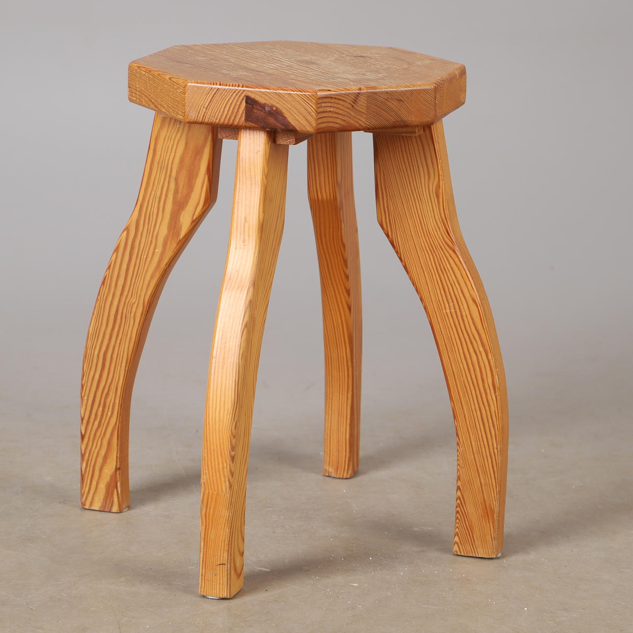 A pine stool, Sörgårdens carpentry, Mörgården, mid 20th century.