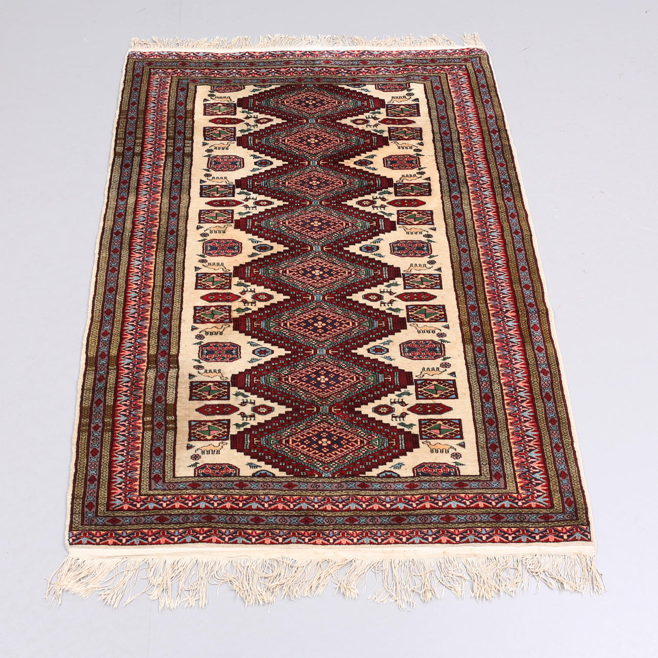 CARPET, handmade, oriental, 186 x 128 cm.