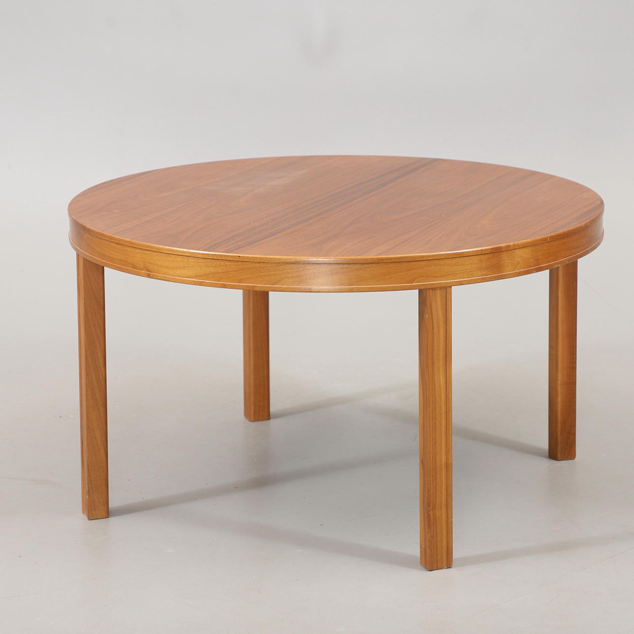 SOFFBORD, valnöt, 1900-talets andra hälft.