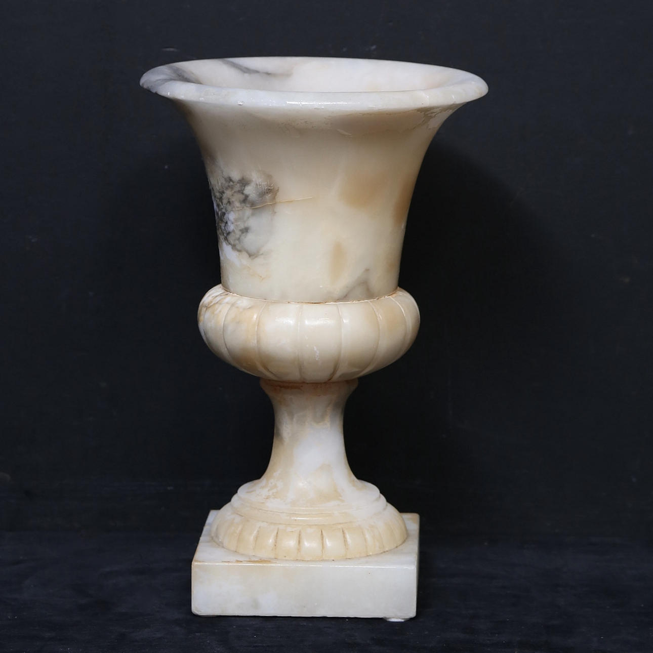 URNA, alabaster.