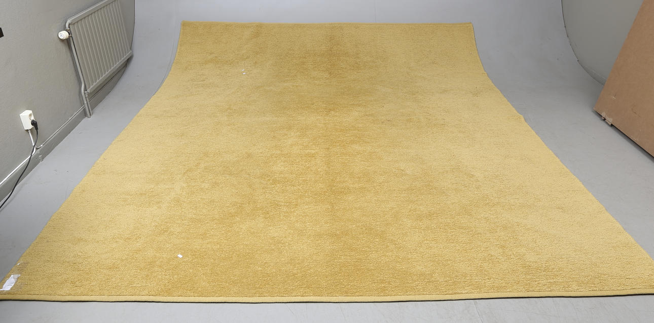 MATTA, rikssalsmatta, ca. 327x295 cm.