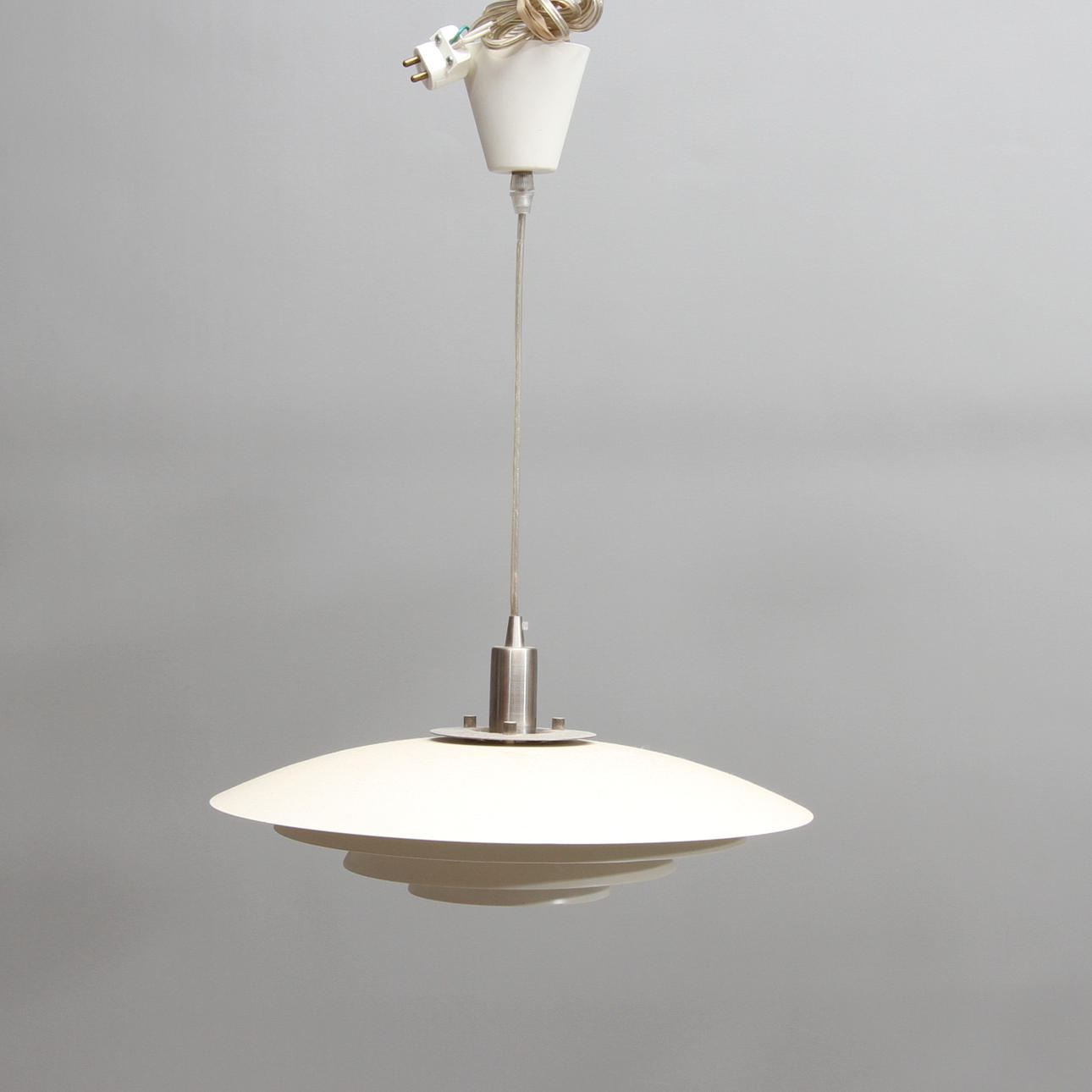 TAKLAMPA, plåt, modern tillverkning.