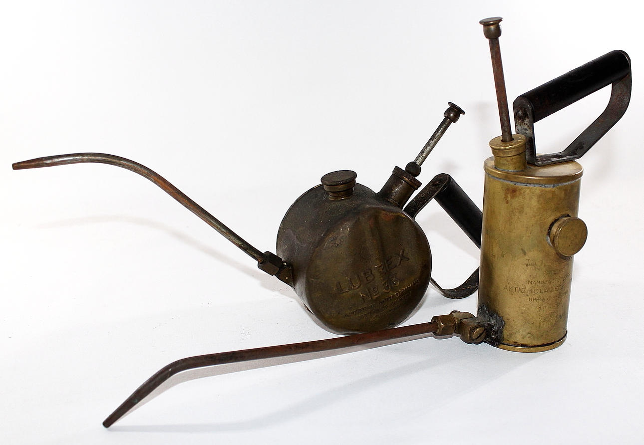 OLJEKANNA, 2 st, metall.