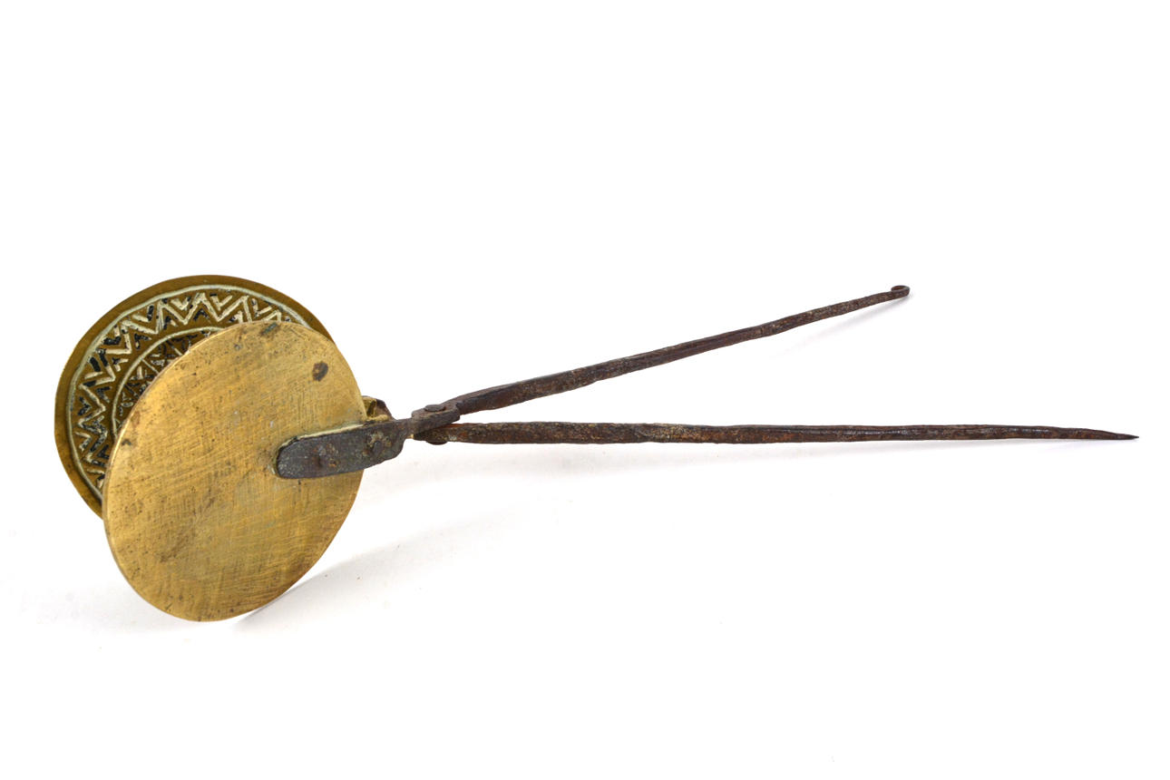 OBLATJÄRN, mässing/smide, 1600-tal.