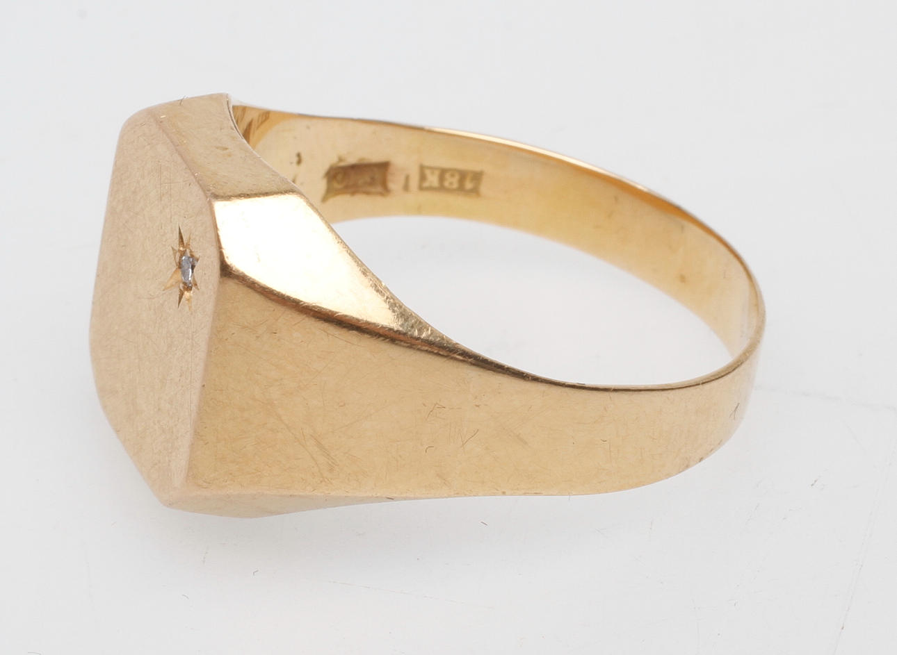 KLACKRING, 18k guld, vikt ca 5,4 gr.