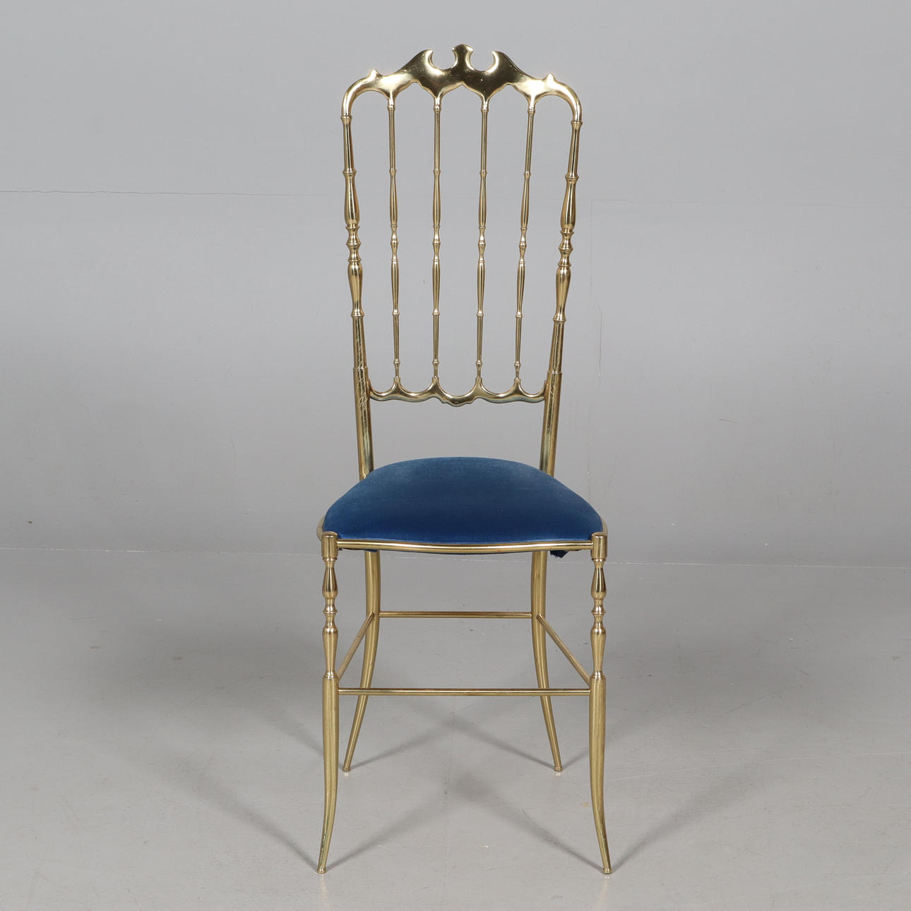 Ein Stuhl, Metall, wahrscheinlich Chiavari, Italien.