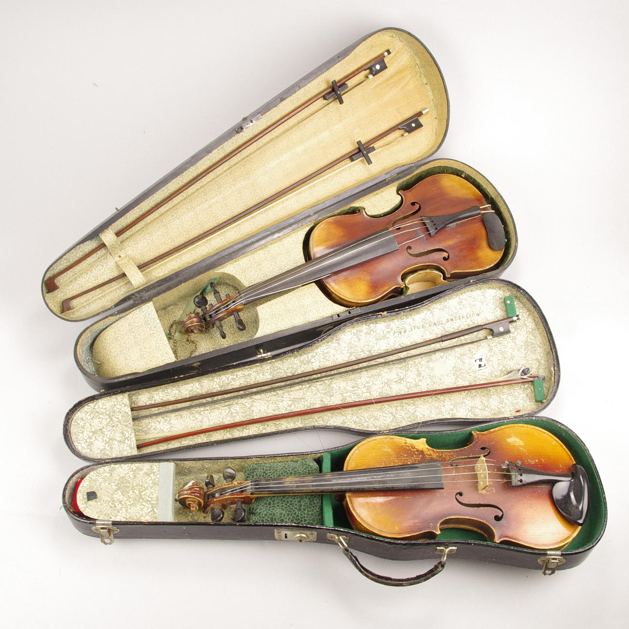 FIOLER MED STRÅKAR.