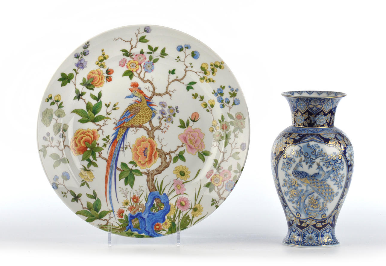 KAISER PORZELLAN. Dekorativ tallrik dekor nanking & baluster vas dekor etude.