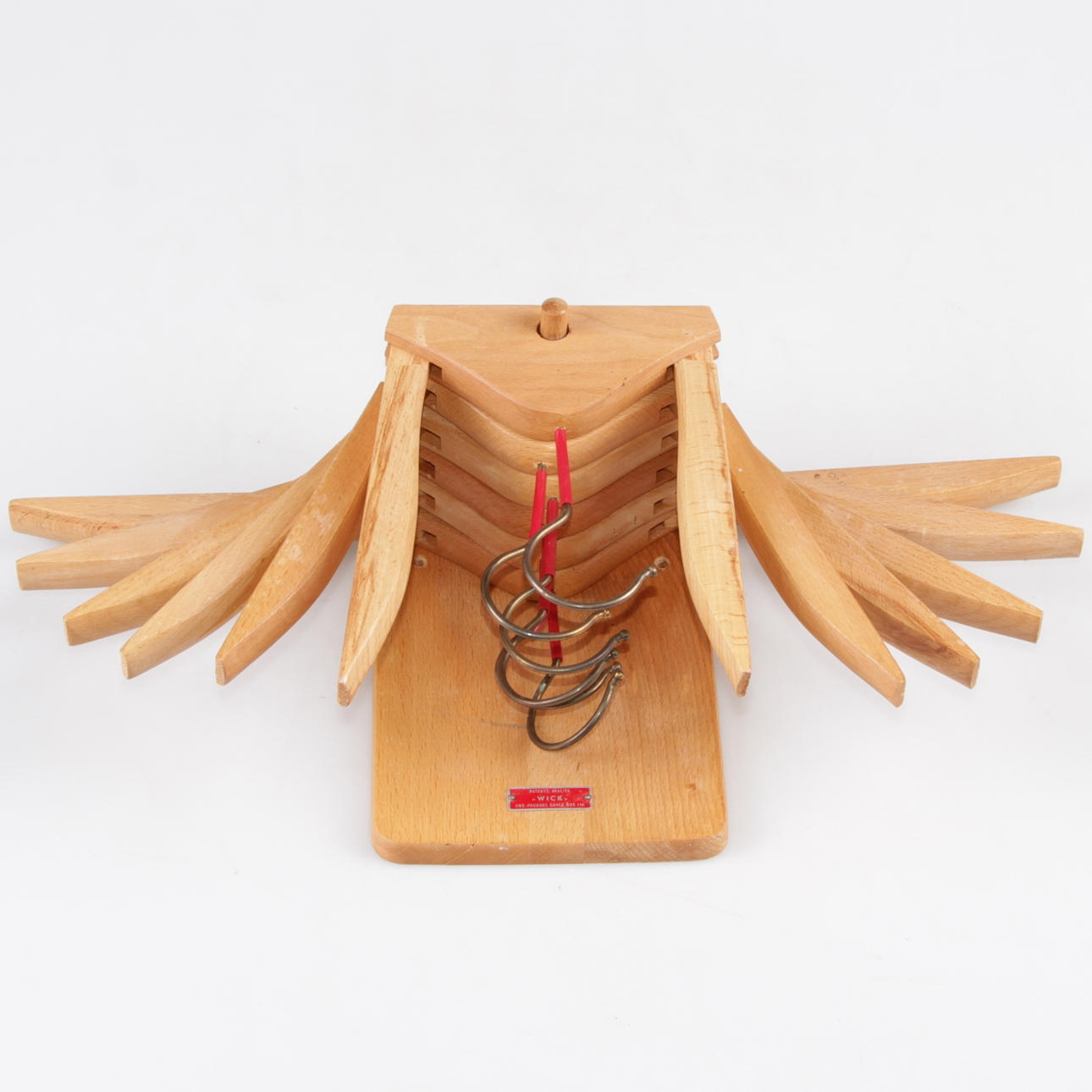 KLÄDGALGAR, på väggställning, "Wick", Ewe produkt, Gävle.