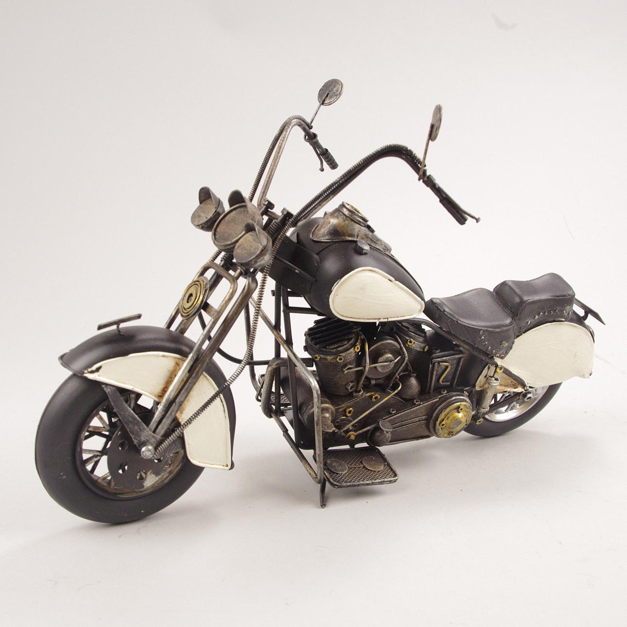 SKULPTUR, motorcykel, målad plåt, samtida.