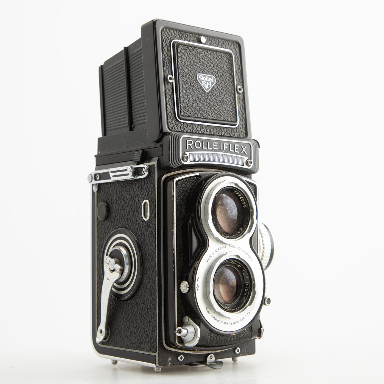 Rolleiflex T Model 3 “White Face” camera (SN 2315821).