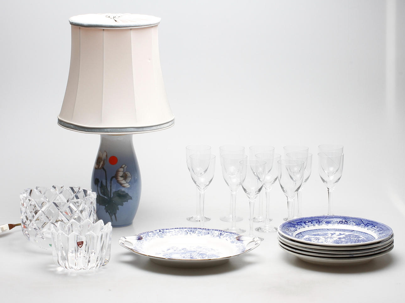 GLAS OCH KERAMIK, Bing & Gröndahl, Kosta Boda, Orrefors, Gustafsberg, Rörstrand.