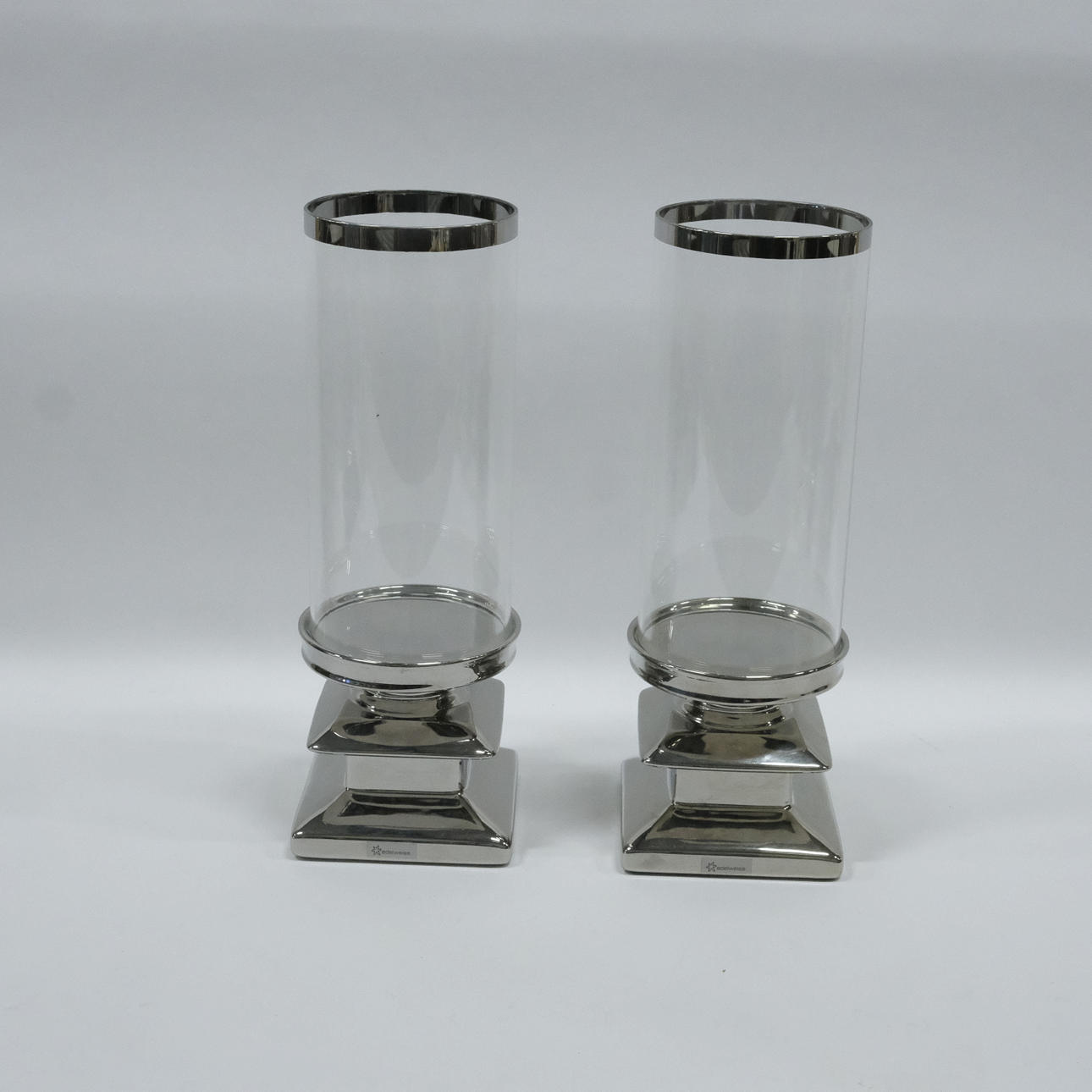 TVÅ STORMLYKTOR, EDELWEISS, NORGE.