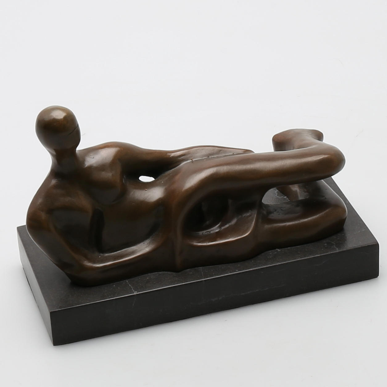 BRONSSKULPTUR, efter Henry Moore.