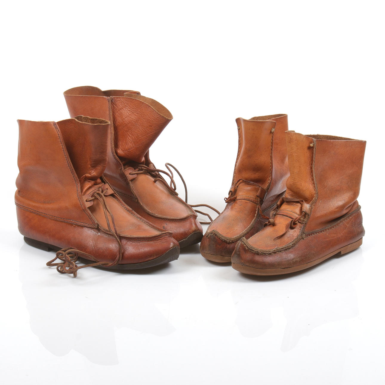 NÄBBSKOR, 2 par, skinn. 1900-tal.