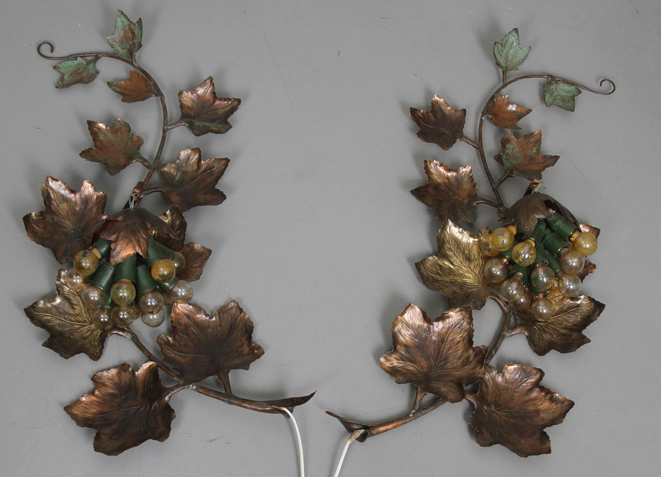 VÄGGLAMPOR, ett par, Herman Bard Hammar, signerade, 1900-talets första hälft.