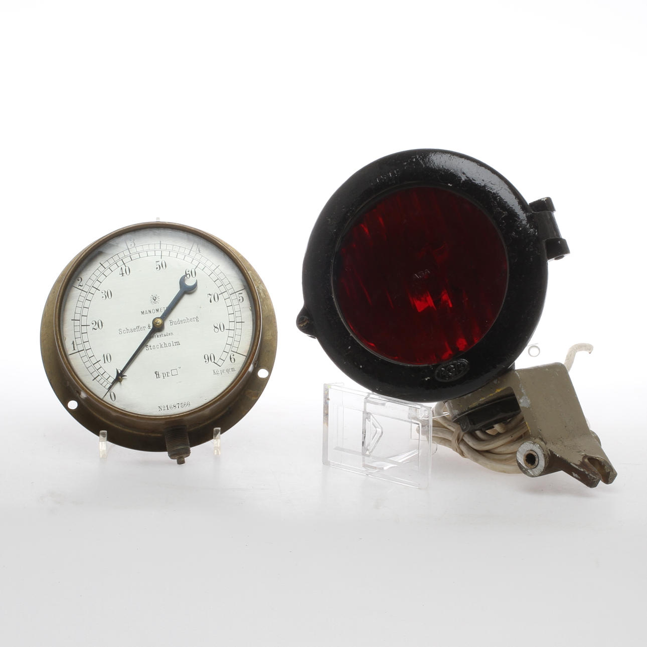 MANOMETER samt LYKTA, 1900-talets första hälft.