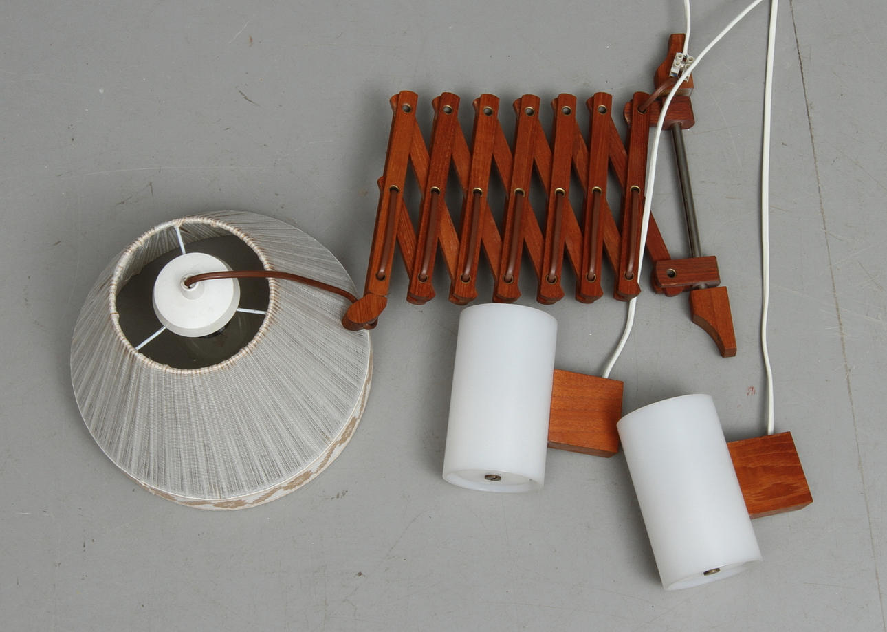 VÄGGLAMPOR, 3 st, varav två Uno och Östen Kristiansson, Luxus, 1900-tal.