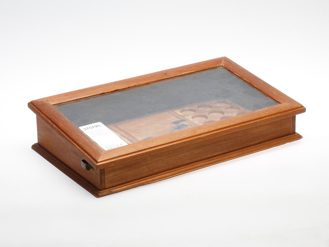 MONTERSKÅP, Eigentum der Fa Beiersdorf & Co A.G Hamburg.