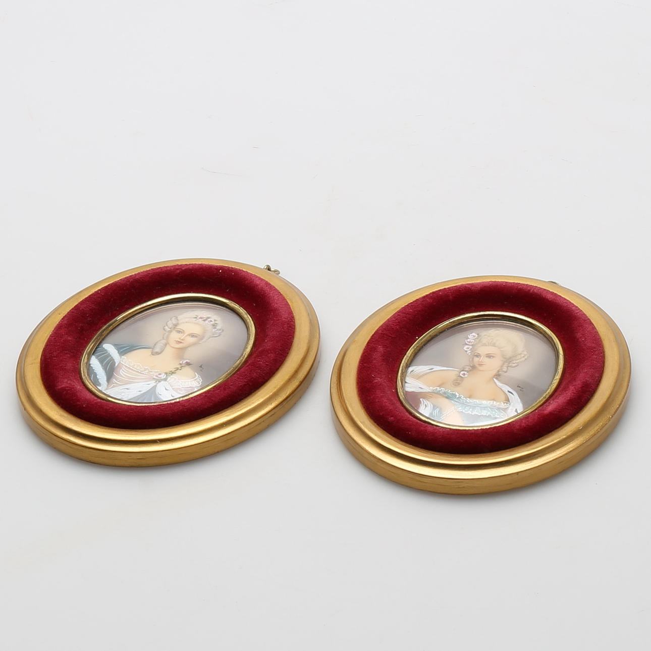 MINIATYRMÅLNINGAR, 2 st, gouache på papper.