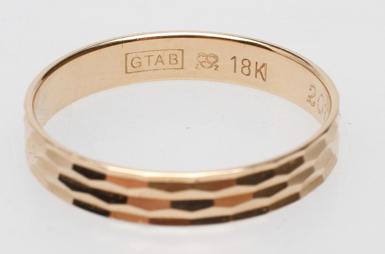 RING, 18k guld, vikt ca 2 gr.
