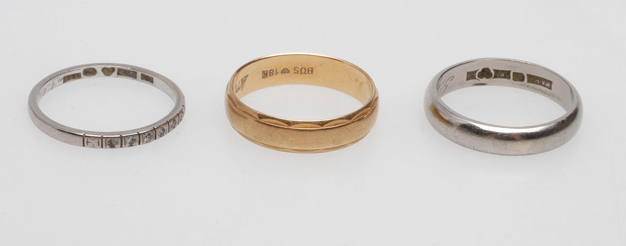 RINGAR, 3 st, 18k guld, vikt ca 10.5 gr.