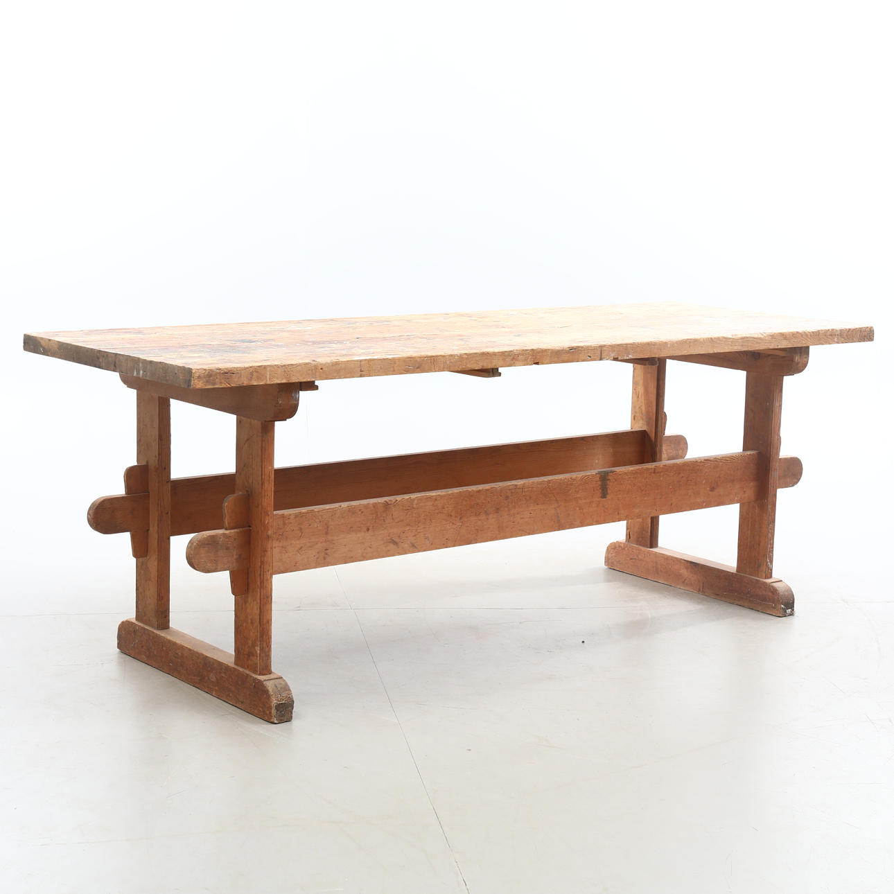 TABLE/WORK TABLE.