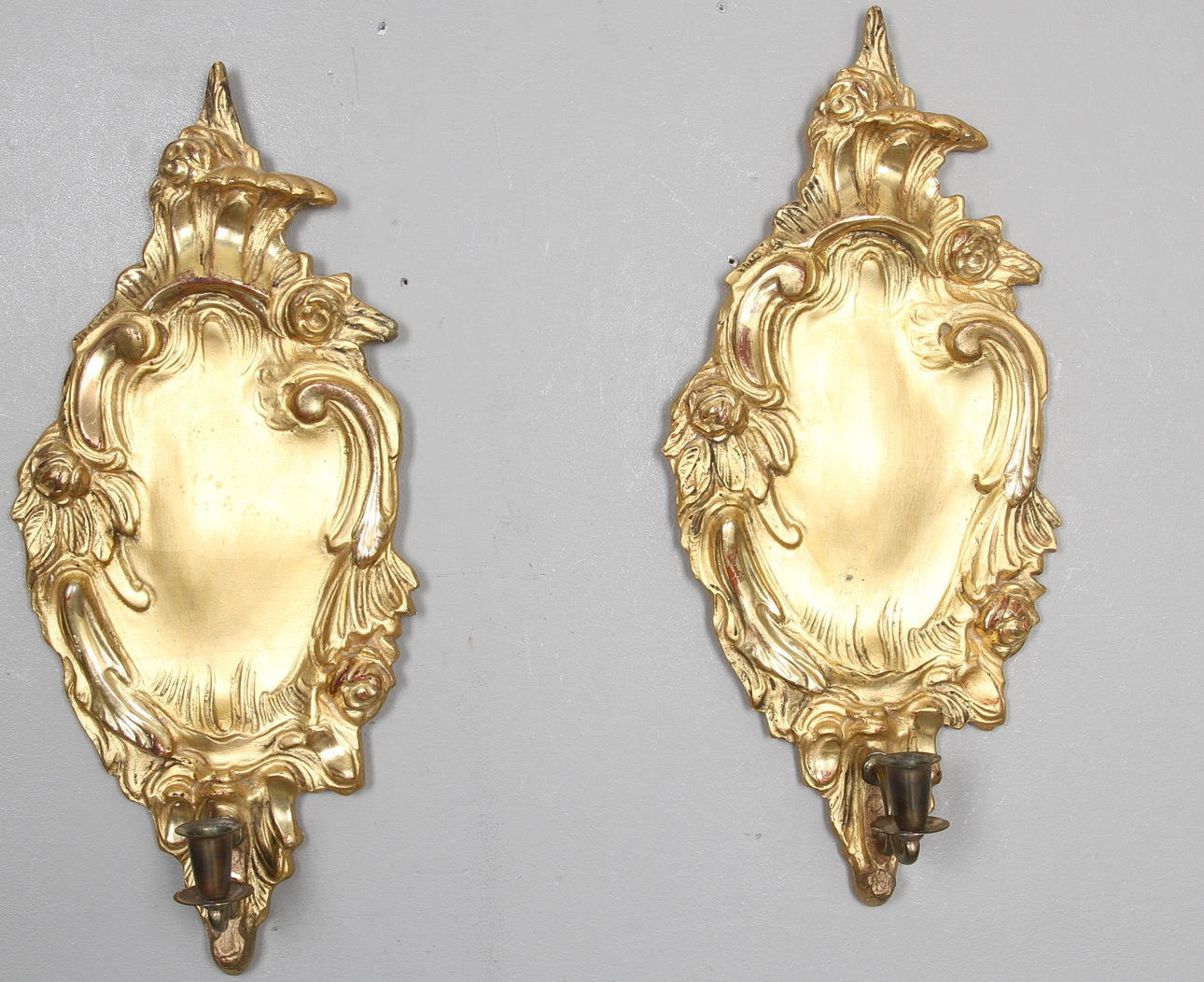 VÄGGLAMPETTER, ett par, rokokostil, 1940-tal.