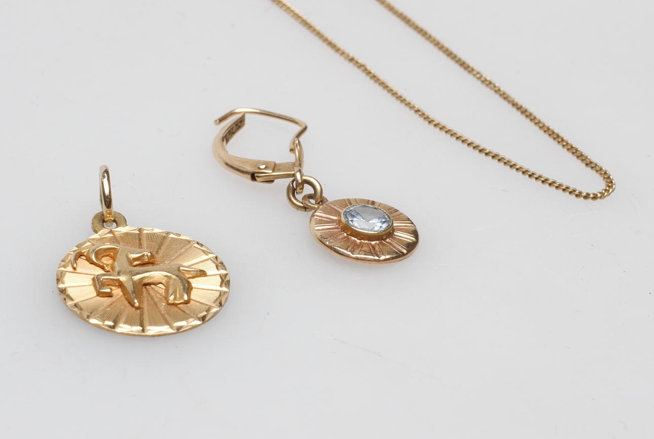 HALSKEDJA, HÄNGE samt ETT ÖRHÄNGE, 14-18k guld, vikt ca 4,3 gr.