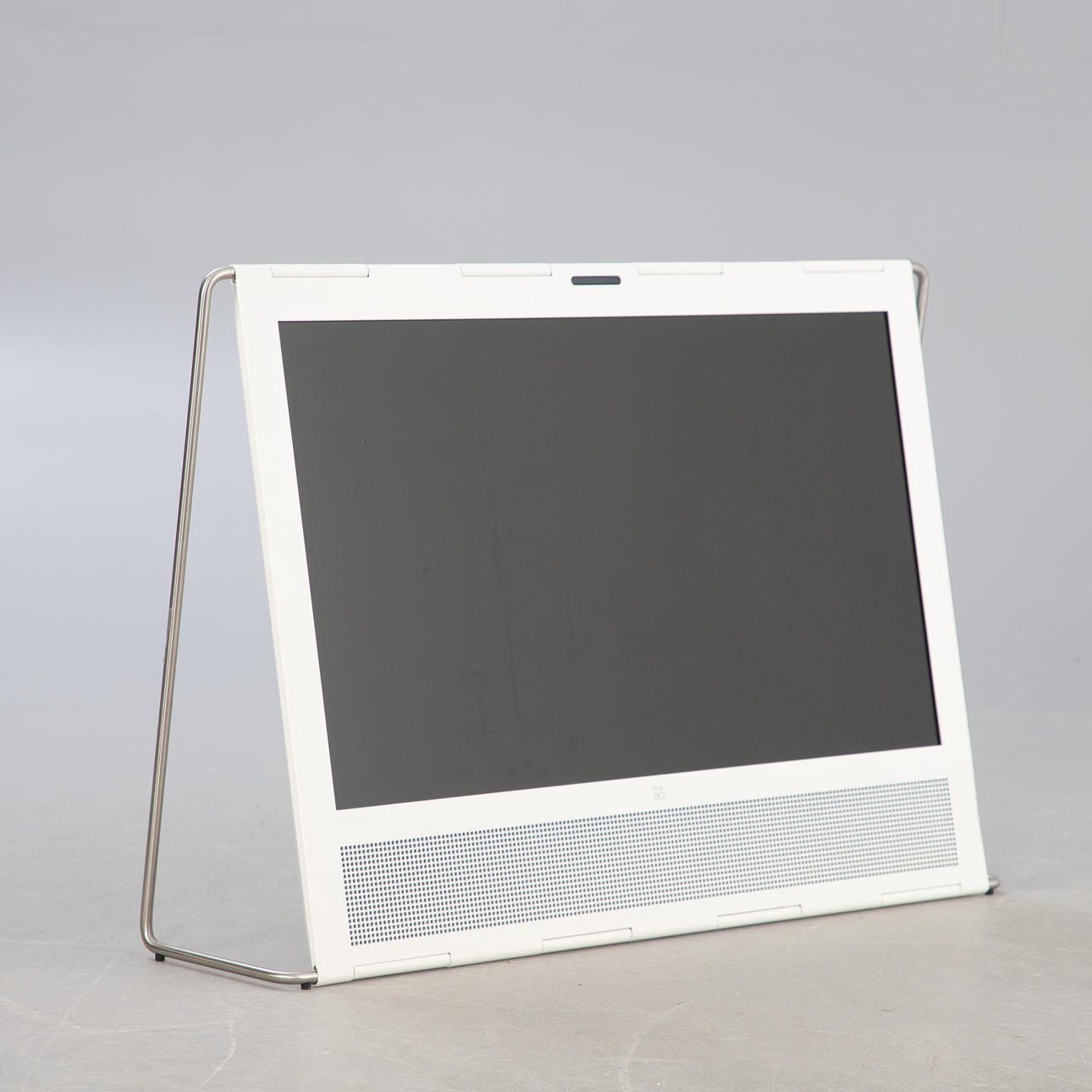Bang & Olufsen, B&O Beoplay TV Smart TV V1 32 inch. Miscellaneous