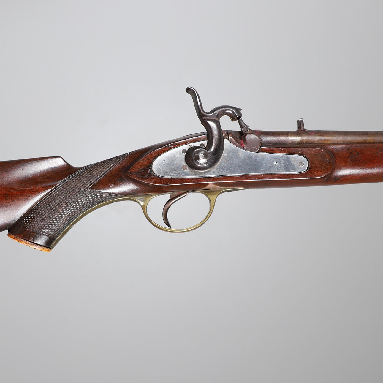 A PERCUSSION FIRING MUSKET WITH 19TH CENTURY BARREL AND ACTION. Weapons ...