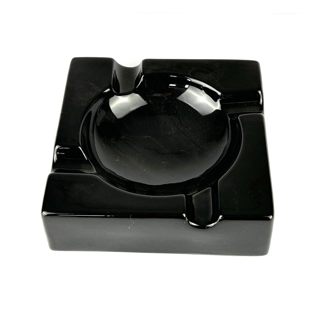 STOR SVART PORSLIN ASKKOPP.