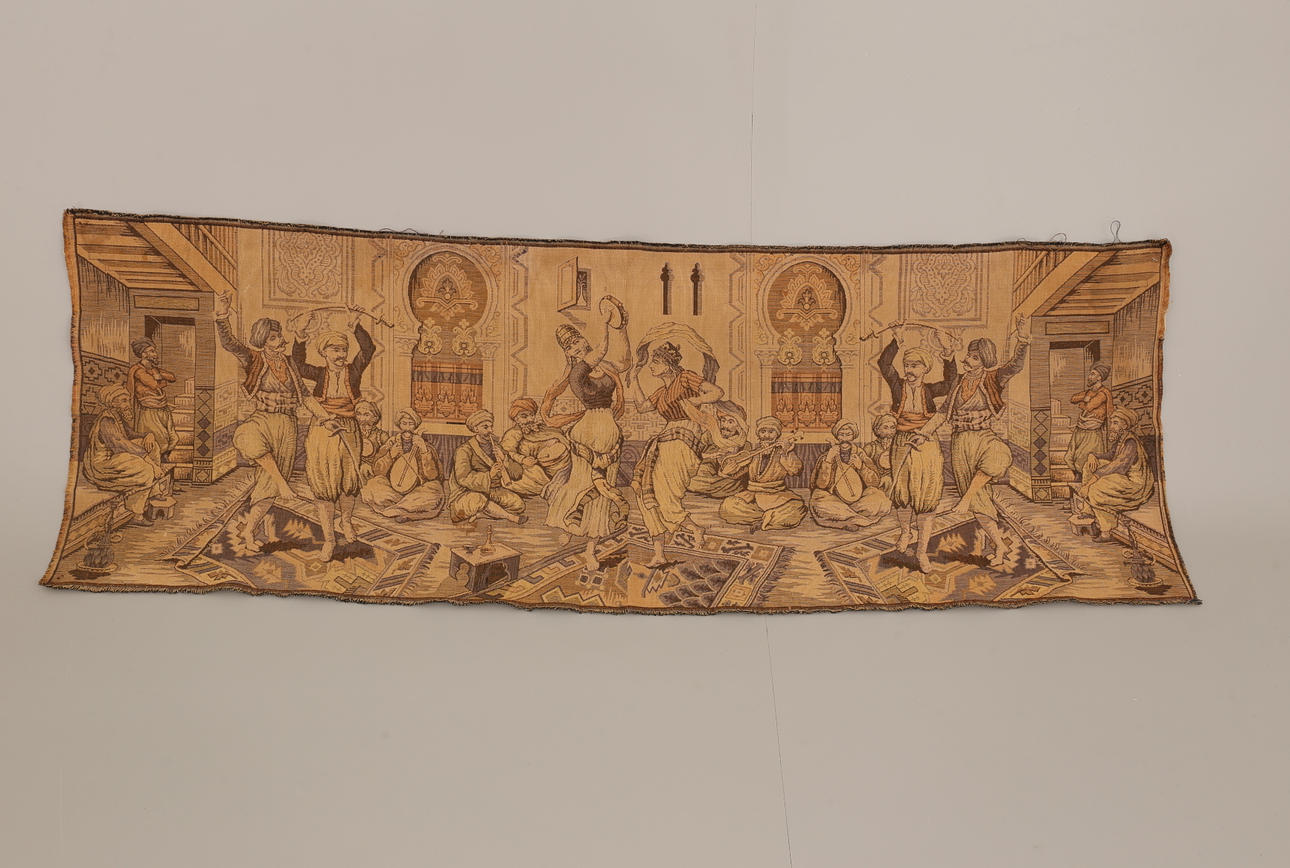 VÄGGBONAD, arabisk. 1900-talets första hälft.